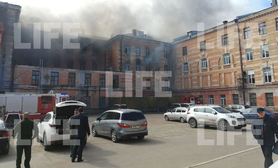 Пожар в Центральном НИИ в Твери. Обложка © LIFE