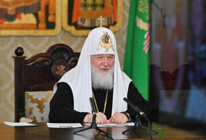 Патриарх Кирилл призвал народ сплотиться вокруг власти и сделать Россию непобедимой