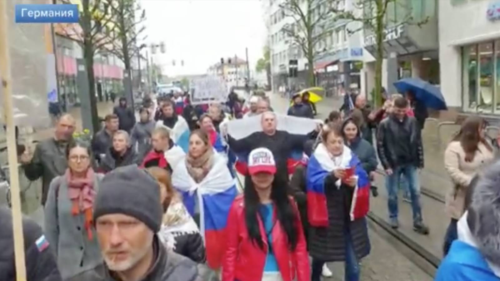 Жители Германии устроили шествие в поддержку россиян и против русофобии на Западе