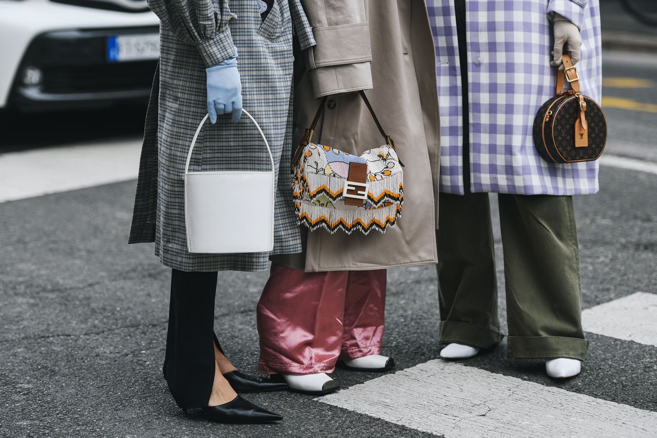 В СССР обожали фасон брюк клёш и часто надевали их на свидания и важные деловые встречи. Фото © Shutterstock / Creative Lab