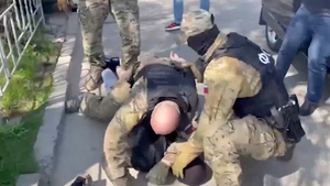 ФСБ показала видео задержания сторонника ИГИЛ за подготовку теракта на Ставрополье