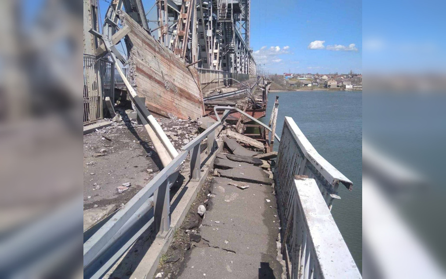 Последствия взрыва на мосту через Днестровский лиман. Обложка © Telegram-канал "Политика страны"