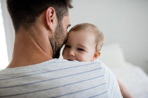 Отцовский капитал: Как папе получить "материнское" пособие на ребёнка