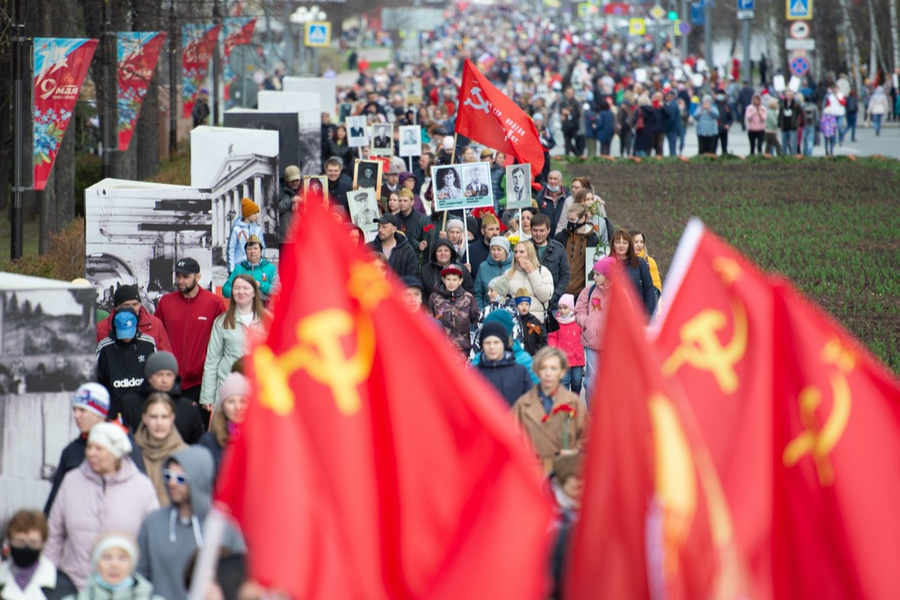 Акция "Бессмертный полк" в 2021 году, город Томск. Обложка © ТАСС / Таисия Воронцова