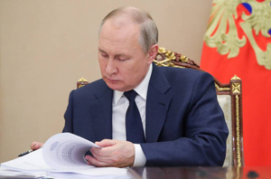 Песков: Путин в майские праздники будет трудиться и участвовать во встречах