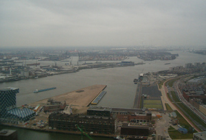 Нидерландам пришлось пропустить танкер с российской нефтью в роттердамский порт