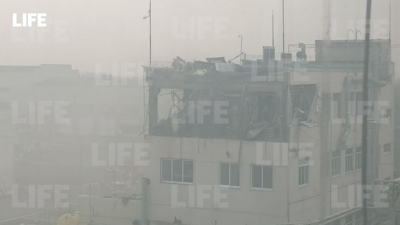 Последствия взрыва на заводе "Синтез" в Кургане. Фото © LIFE