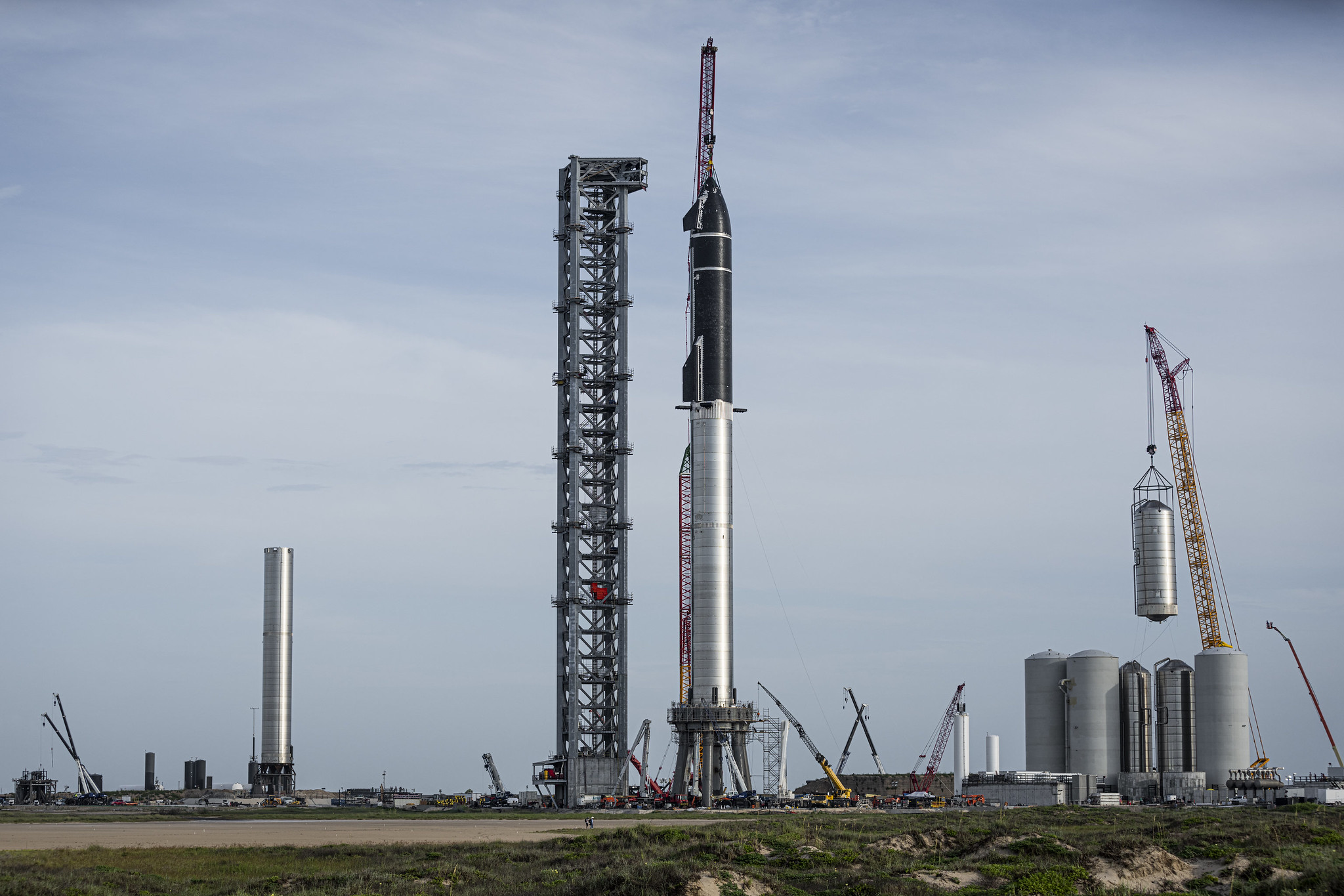Starship and Super Heavy Stack. Фото © Flickr / Official SpaceX Photos