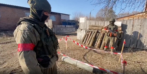ВСУ стреляли по школам и детсадам: Минобороны показало кадры разминирования населённых пунктов в Сумской области