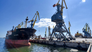 Порт Мариуполя готовят к возобновлению работы