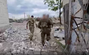 "Логово "нациков": Появилось видео с сожжённой техникой и заминированным штабом в укрепрайоне ВСУ в Рубежном