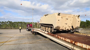 Пентагон показал видео с бронетранспортёрами M113, которые готовят к отправке на Украину