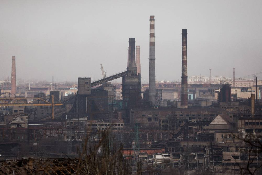 Украина, Донецкая область, Мариуполь. Вид на завод "Азовсталь". Фото © ТАСС / Бобылев Сергей
