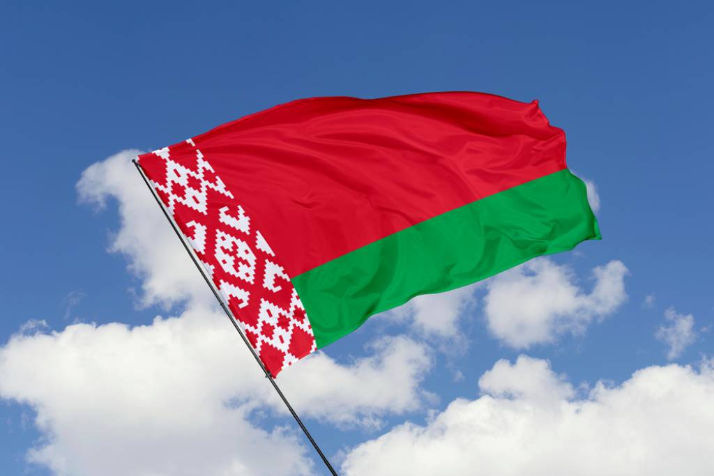 Белоруссия согласилась с апреля платить за газ российскими рублями