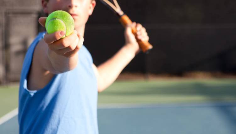 15-летний теннисист после поражения ударил соперника по лицу