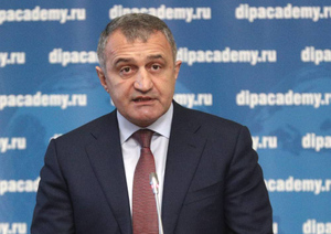 Президент Южной Осетии заявил, что в республике могут состояться два референдума