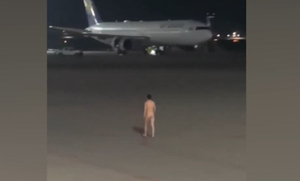 Пьяный голый мужчина проник на посадочную полосу аэропорта Алма-Аты