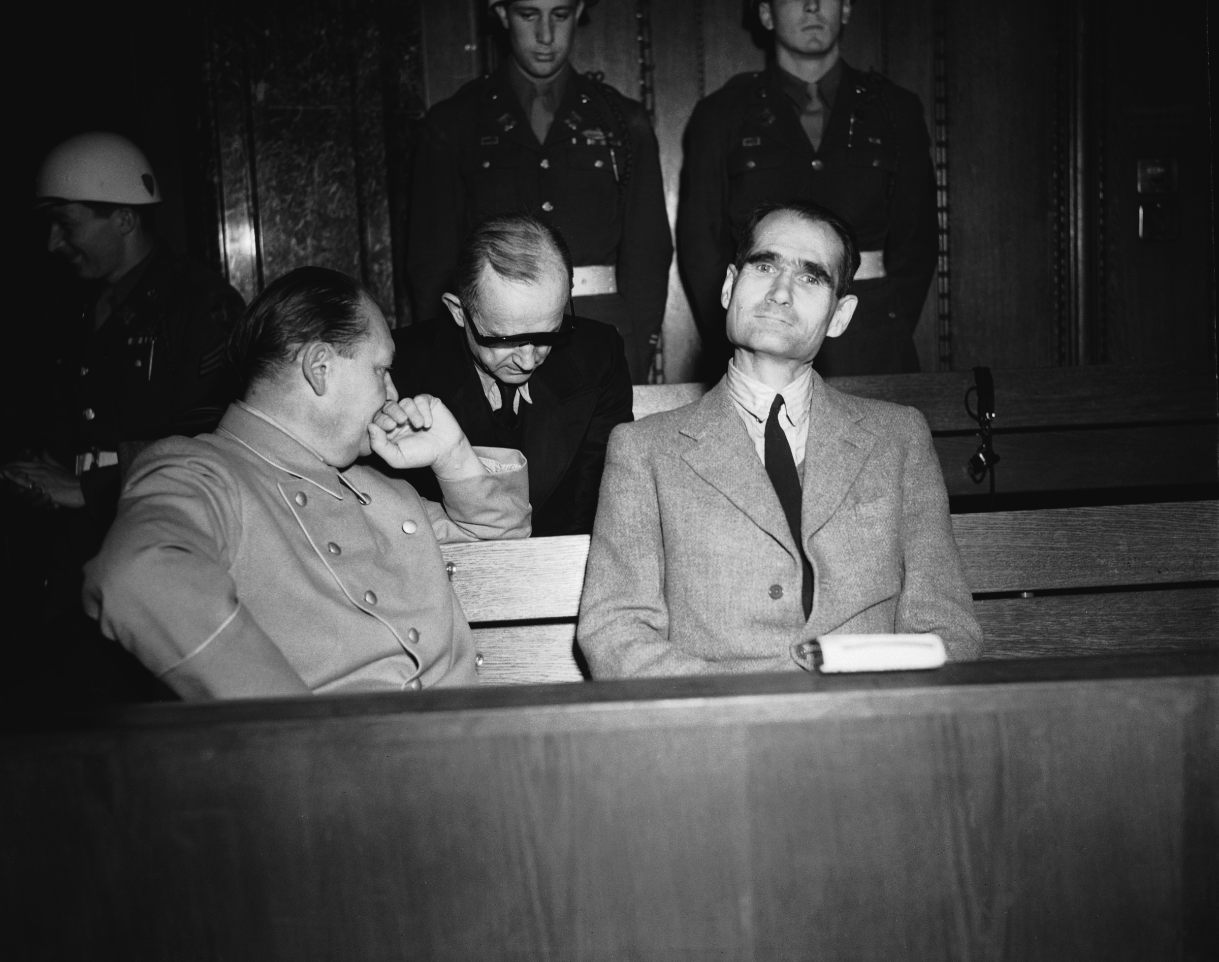 Πρώην στρατιωτικοί και πολιτικοί ηγέτες των Ναζί Hermann Göring (αριστερά) και Rudolf Hess.  Φωτογραφία © Getty Images / Chris Ware / Keystone / Αρχείο Hulton