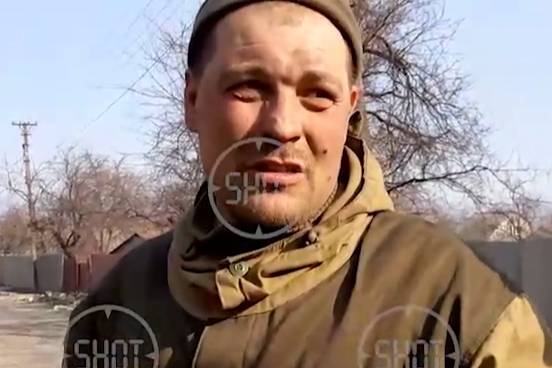 Чем можем, тем помогаем: Бойцы ДНР рассказали, как раздают мариупольцам хлеб и сухпайки