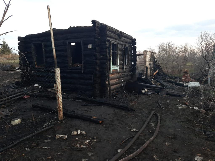 <p>Последствия пожара в дачном доме, где погибло четыре человека. Фото © <a href="https://epp.genproc.gov.ru/web/proc_63/mass-media/news?item=73449363" target="_blank" rel="noopener noreferrer">Прокуратура Самарской области</a></p>