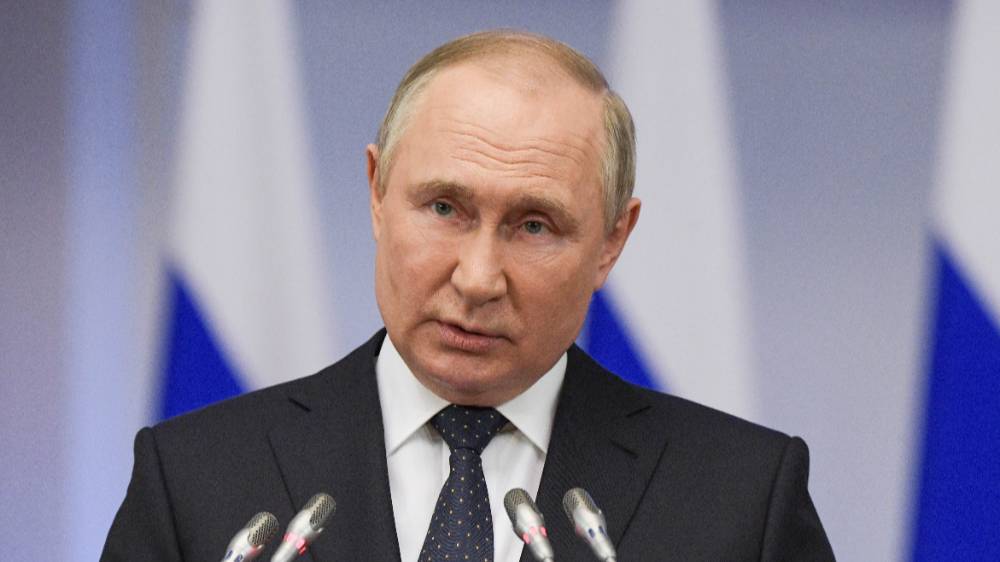 Путин подписал закон о дополнительной поддержке регионов в условиях санкций