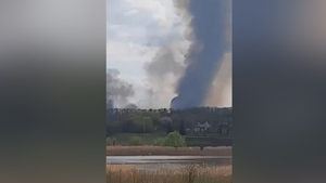 Огромный столб чёрного дыма: Один человек пострадал при пожаре на объекте Минобороны РФ в Белгородской области