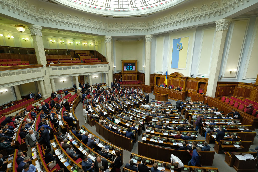 Политолог назвал возможные причины увольнения генпрокурора Украины и главы СБУ