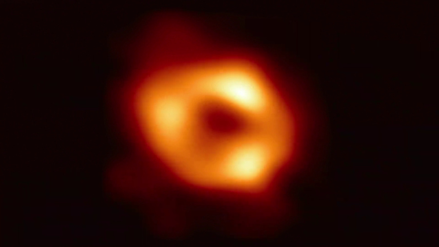 Фото чёрной дыры в сердце Млечного Пути © European Southern Observatory
