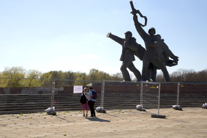 Рижский депутат Кузинс: Сейм Латвии развязал руки желающим снести памятник освободителям