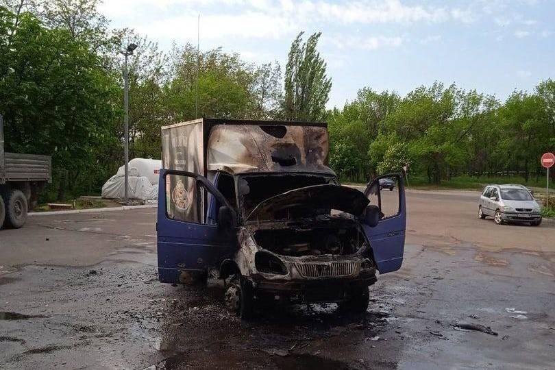Последствия обстрела украинской стороной Докучаевска. Фото © Telegram / RT на русском