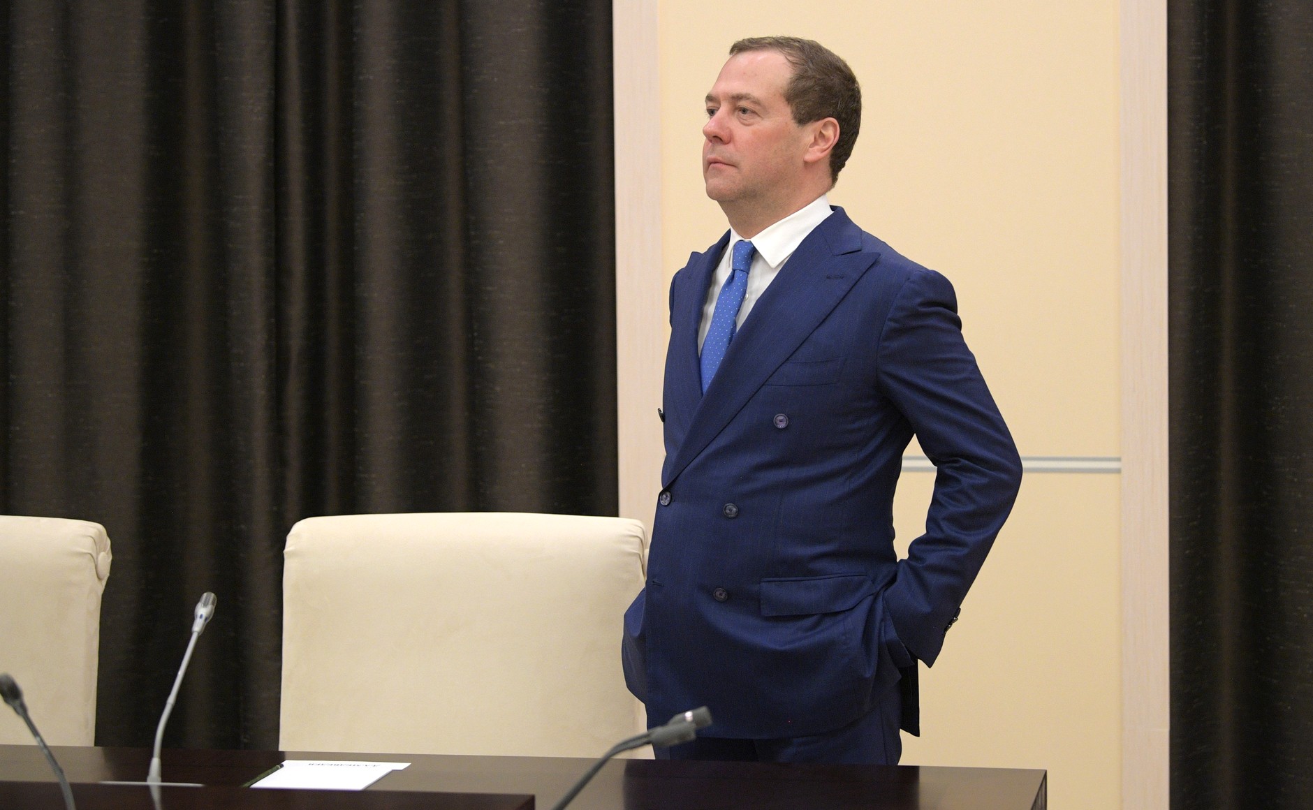 Медведев обвинил страны G7 во вмешательстве в дела Китая