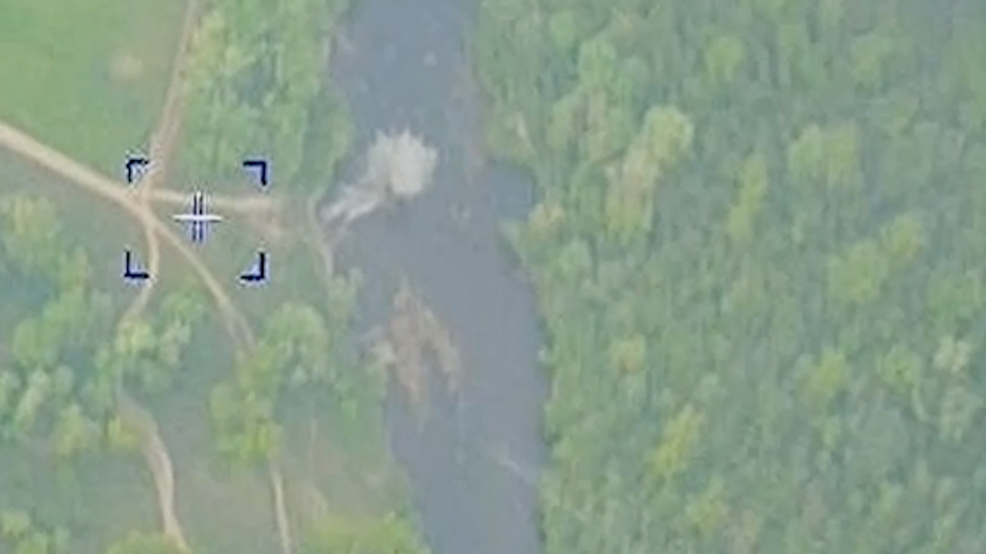 МО РФ показало видео уничтожения понтонной переправы ВСУ через реку Северский Донец