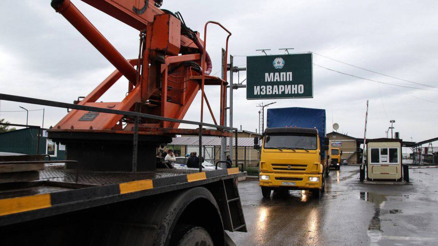 В ЛНР прибыли техника и специалисты из РФ для восстановления инфраструктуры. Фото © Telegram / Марат Хуснуллин