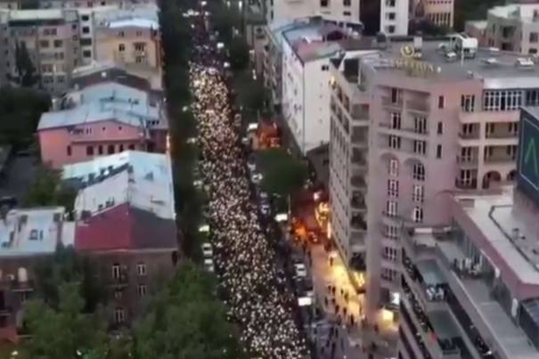 Более 35 тысяч человек вышли на митинг оппозиции в Ереване
