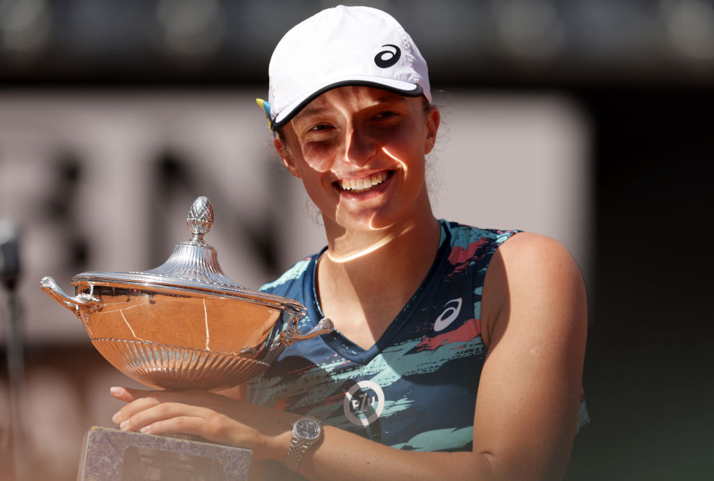 Польская теннисистка Свёнтек одержала 28-ю победу подряд и выиграла турнир в Риме