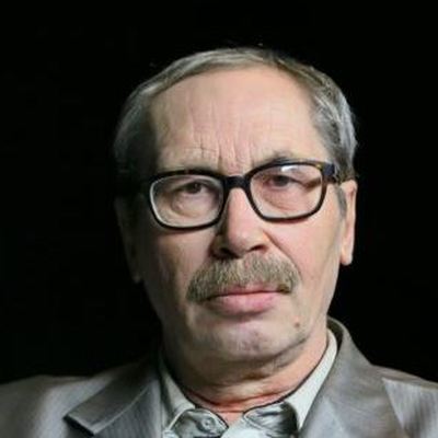 <p>Летать на МКС осталось недолго, и смысл этих обменных полётов, в общем-то, теряется. Они ведь нужны для того, чтобы безопасность повысить, чтобы каждый специалист знал, как управляться с чужой техникой на случай аварийной ситуации. Даже если это решение будет принято, оно будет непонятное. Может быть, по инерции эти полёты будут продолжаться, потому что это затевалось достаточно давно, были потрачены какие-то деньги, проделаны какие-то работы, но практического смысла уже нет</p>
