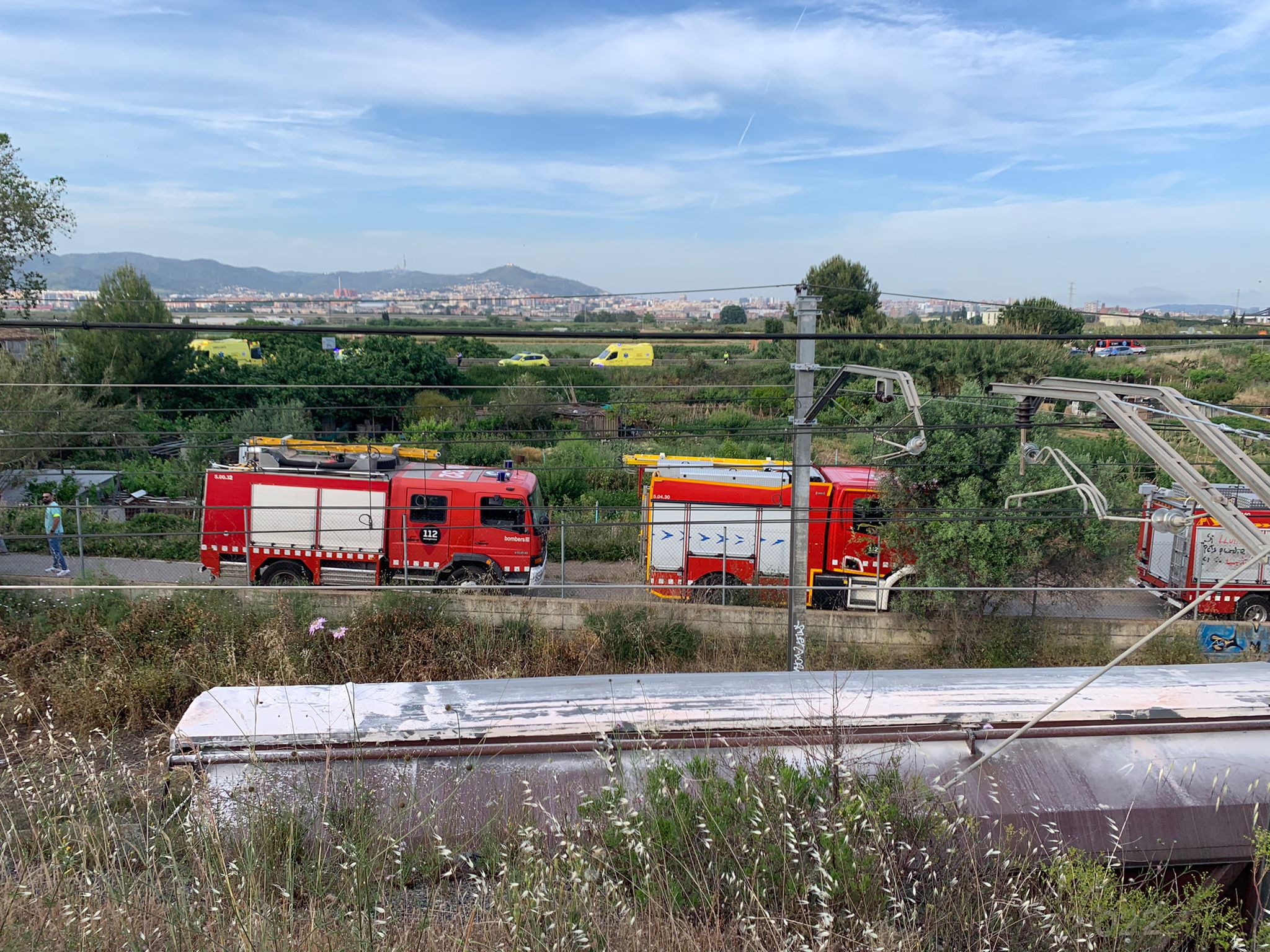 Столкновение пассажирского поезда с товарным в Испании. Фото © Twitter / sotiridi