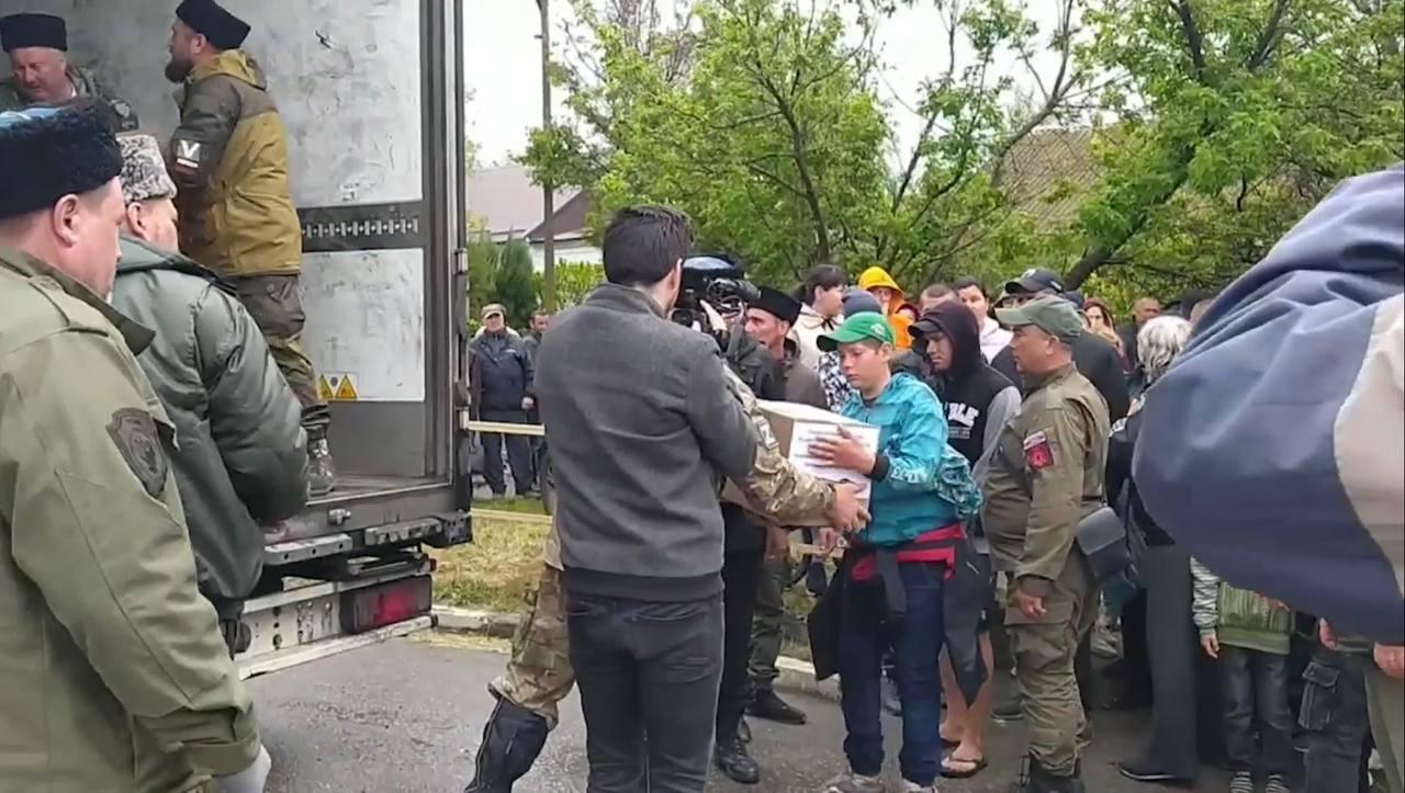 Военные ВС РФ и казаки доставили 55 тонн гумпомощи в Запорожскую область