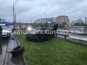 Собравший 260 штрафов водитель Porsche Cayenne погиб в ДТП в Москве