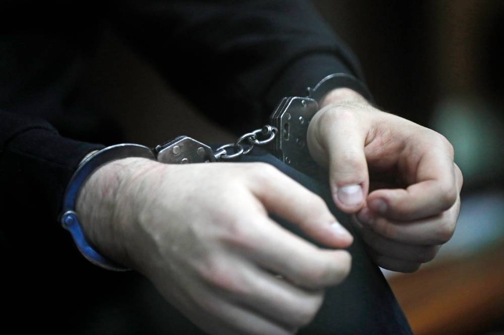Украинец вынес из дома друга-бизнесмена в Одинцове часы Cartier и валюту на 28 млн рублей