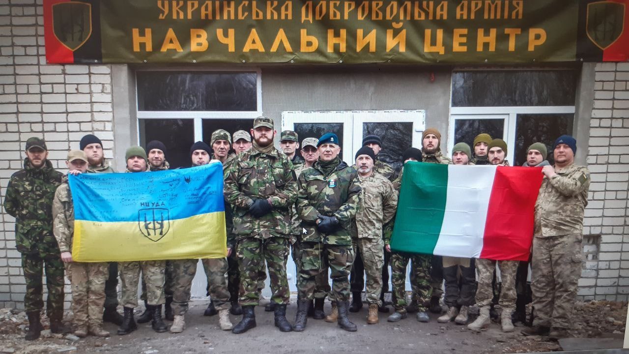 Итальянские инструкторы неоднократно приезжали на Украину для обмена опытом. Фото © Telegram / ua_tribunal