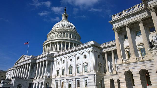 Сенат США согласился проголосовать по пакету помощи Украине на $40 млрд