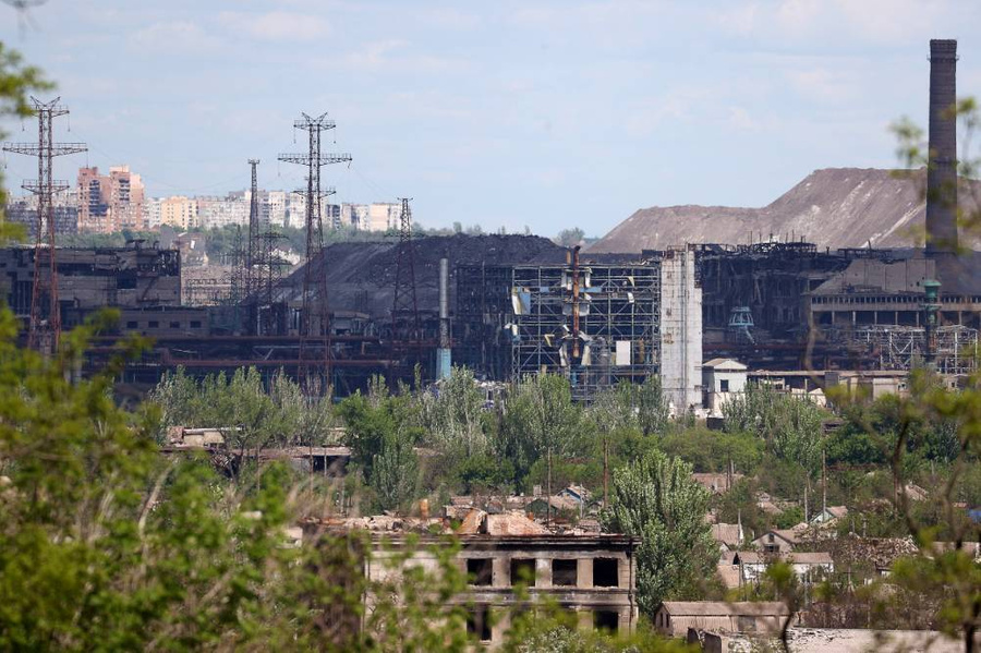 Вид на завод "Азовсталь". Фото © ТАСС / Владимир Гердо