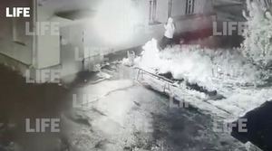 Лайф публикует видео с моментом поджога военкомата в подмосковном Щёлкове