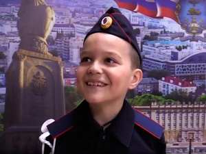 Маленькому Лёше, который каждый день отдаёт воинское приветствие военным РФ, предложили стать кадетом