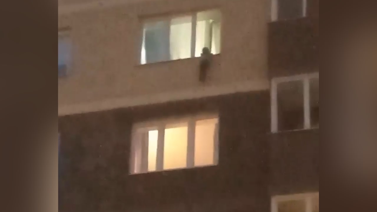 В подмосковном Ногинске двое детей выпали из окна с шестого этажа