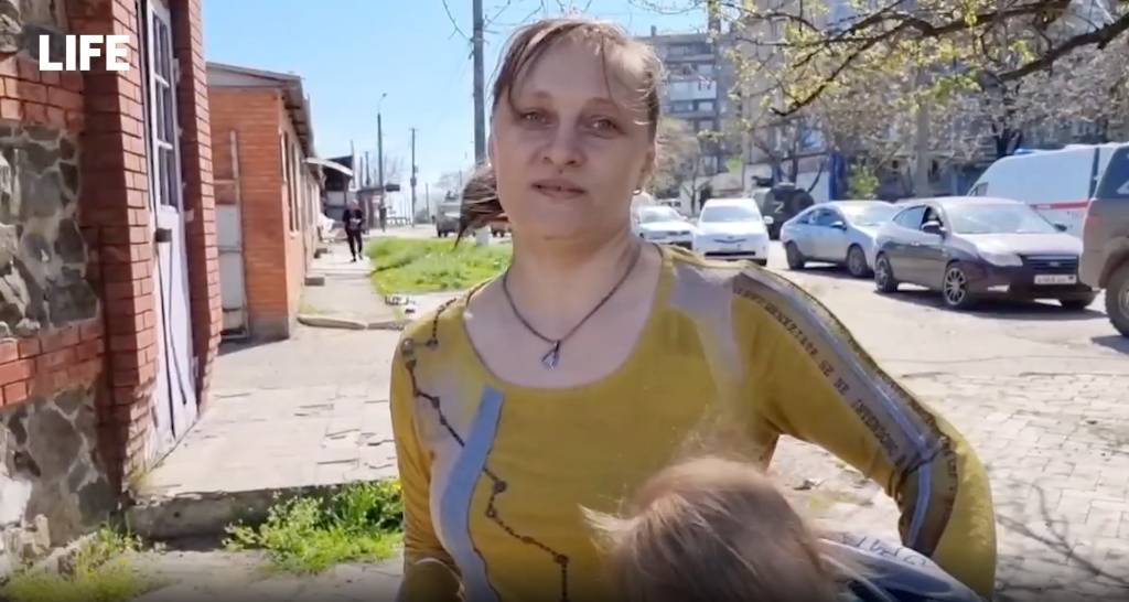 Они, может, наркотики принимают: Жительница Мариуполя рассказала о зверствах националистов в отношении мирного населения