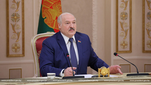 Лукашенко заявил о скором появлении "своих "мерседесов"