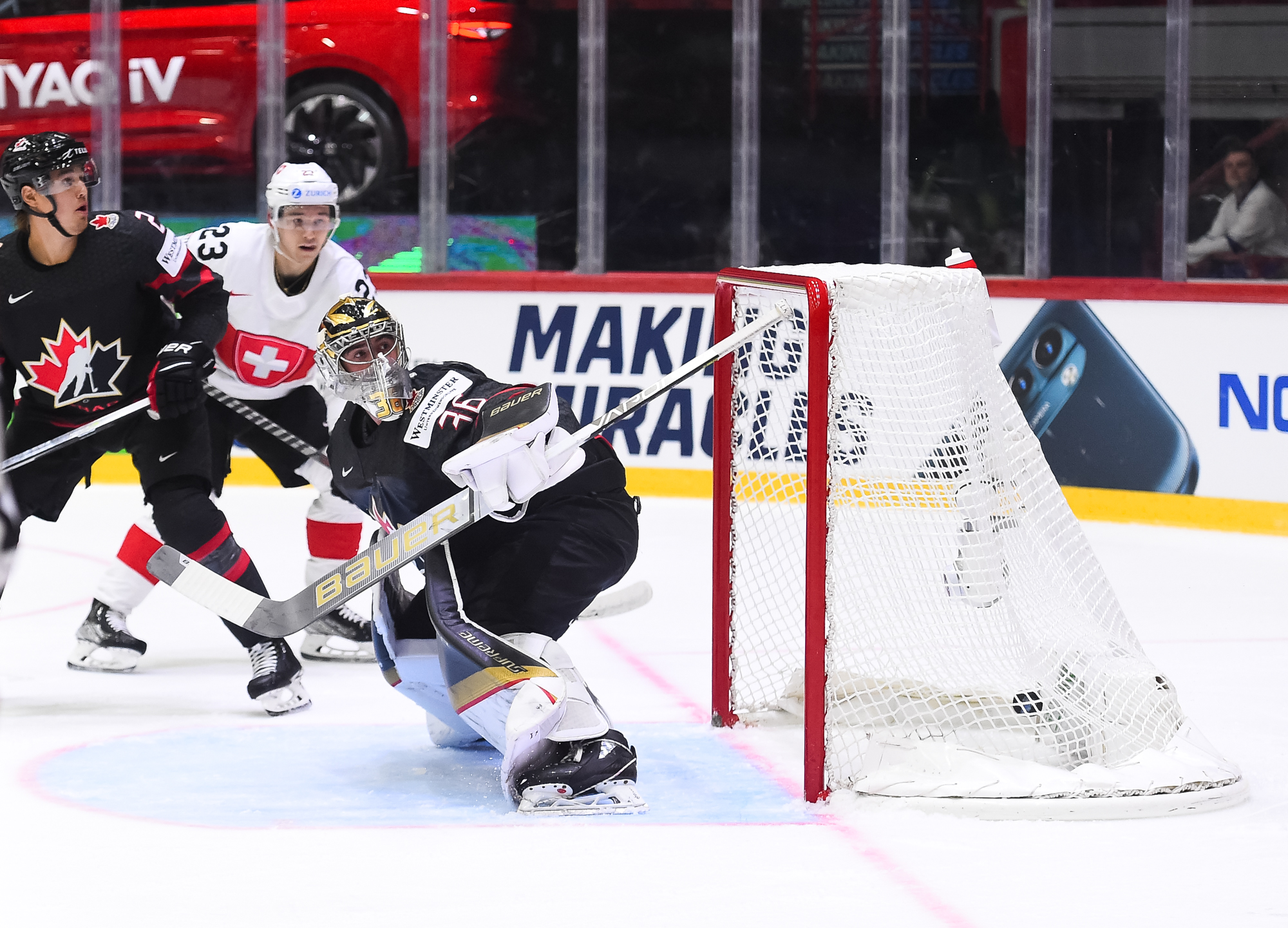 Чемпион повержен: Сборная Швейцарии победила Канаду на ЧМ по хоккею, Мальгин стал лучшим бомбардиром 