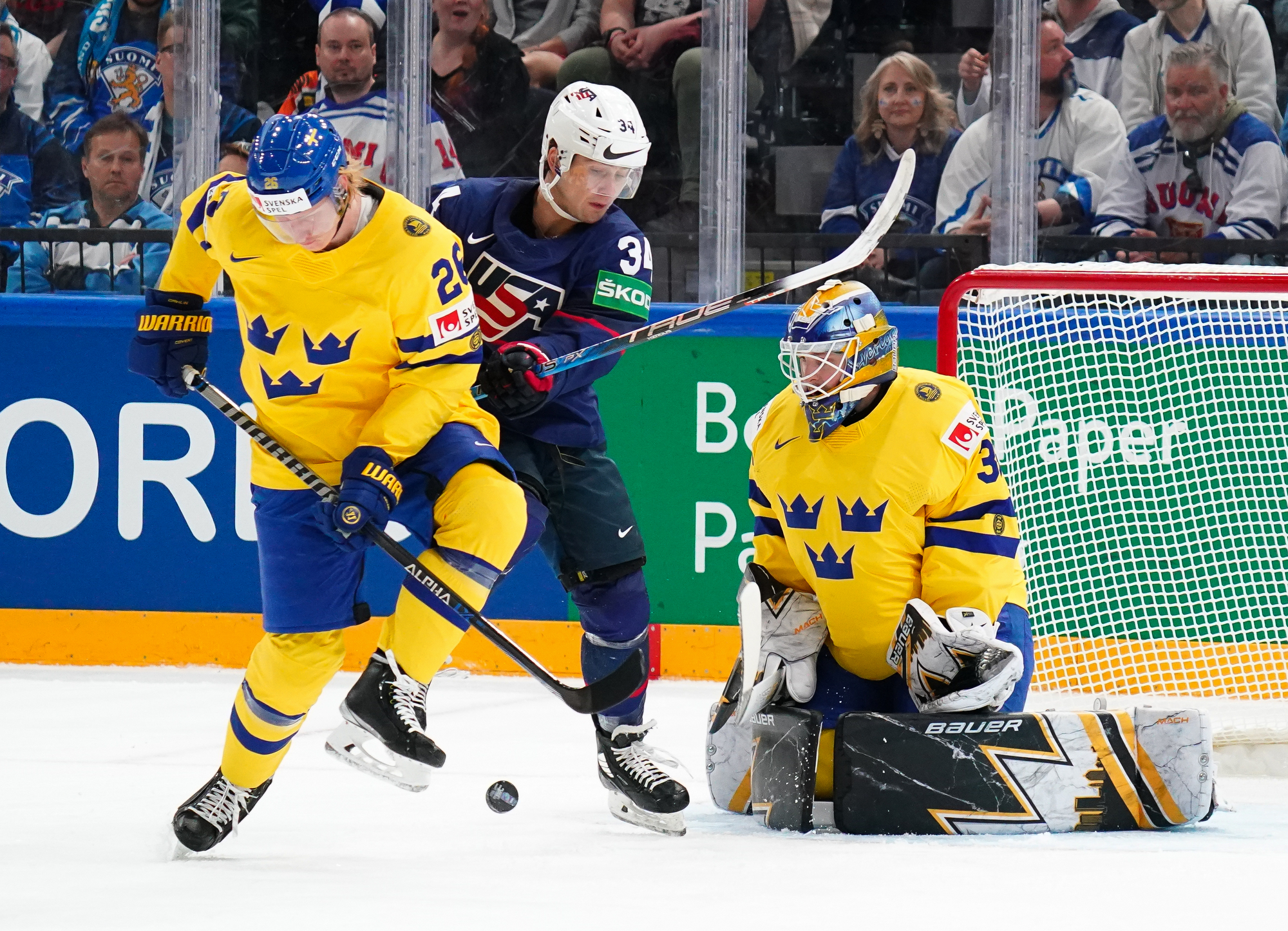 Сборная США в овертайме вырвала победу у шведов на чемпионате мира по хоккею